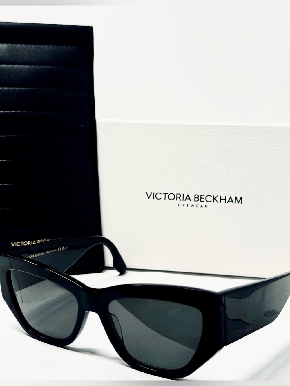 NEW Victoria Beckham  Black Sunglasses VB645S 001 55-16-145 Ret $390 Authentic